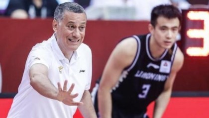  活塞解雇主帅凯西，助理教练临时接任引质疑  