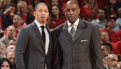  里昂主教练突遭下课，助教暂代指挥权  