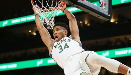  尼斯中场大师达成三百场里程碑 获定制纪念球衣  