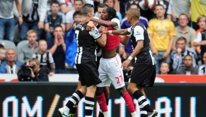  拉齐奥争议红牌引发赛后主帅激烈抗议  