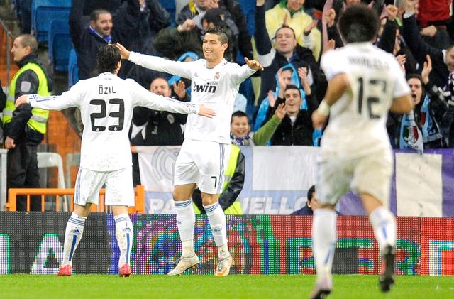  德甲揭幕战上演进球大战，门兴憾负莱比锡  