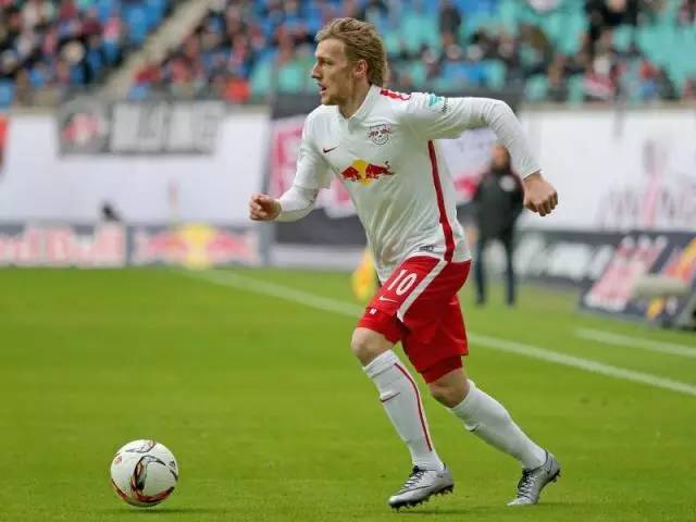  莱比锡红牛青年军崛起稳居联赛前三  